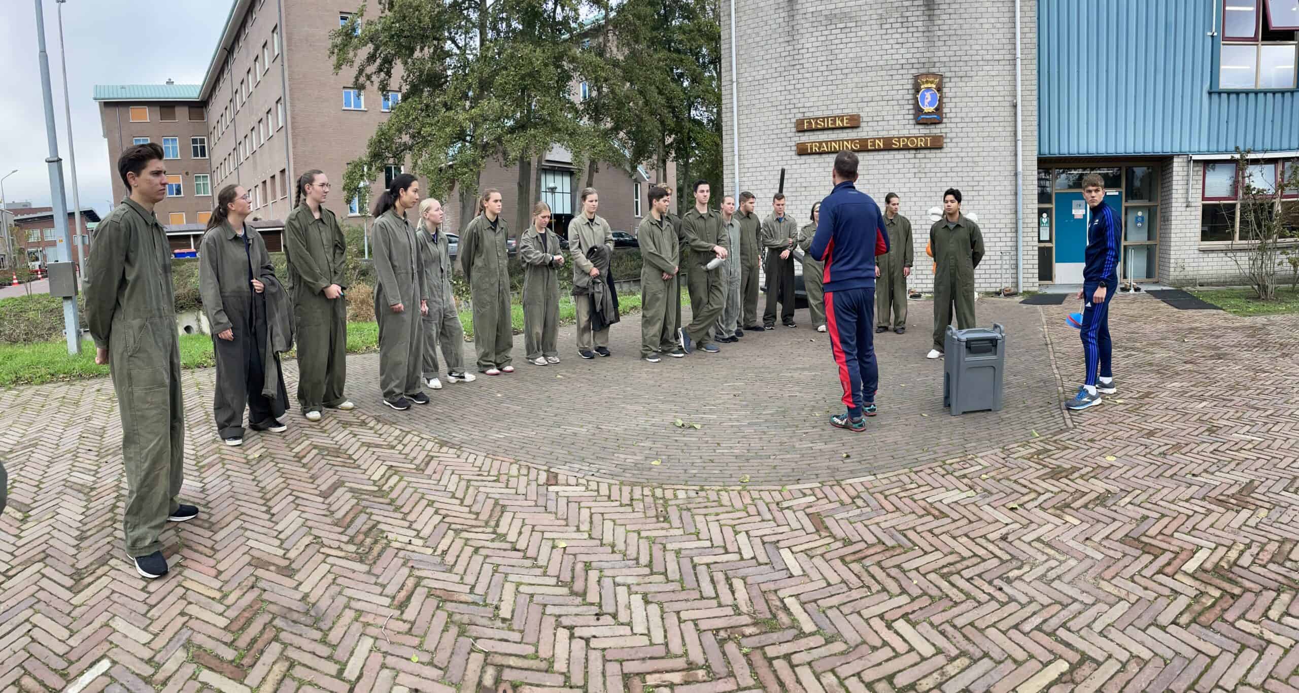 Jong Oranje naar de mariniers