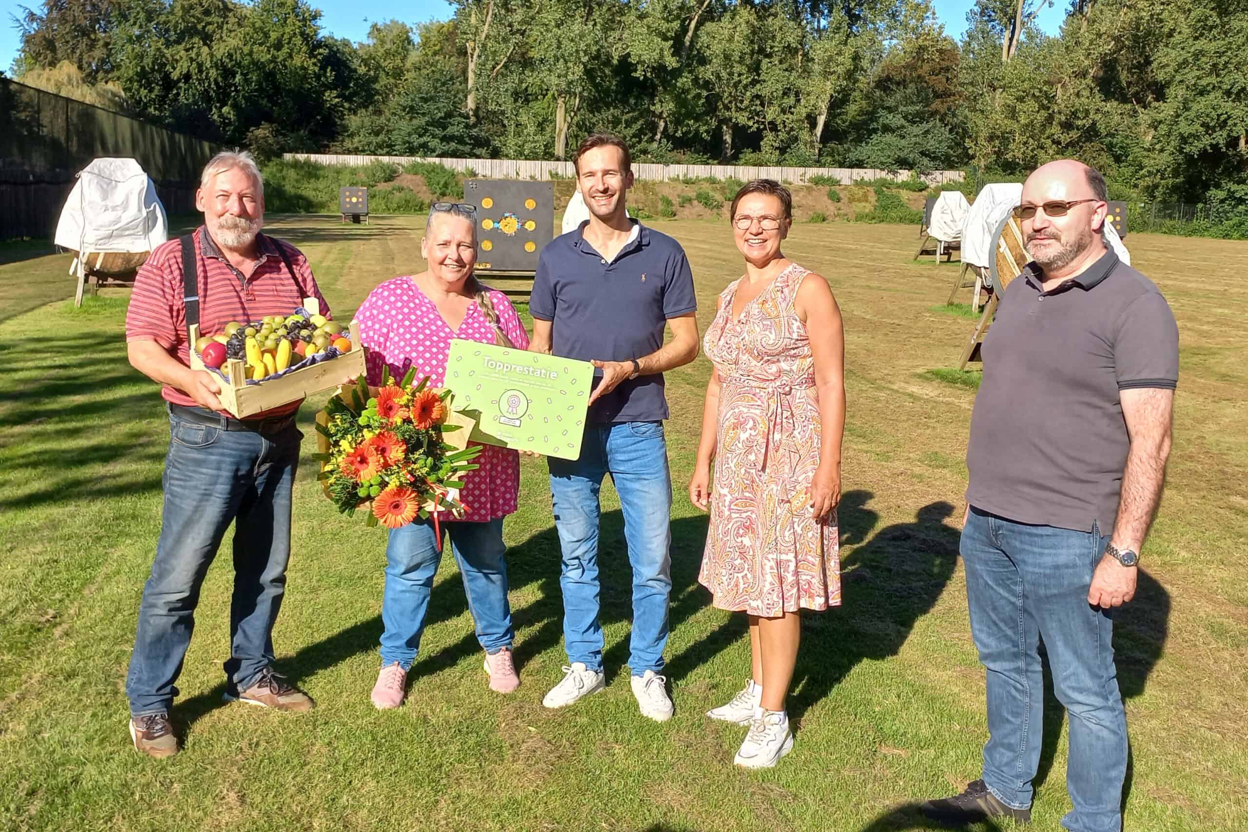 Buurthuis “Aan de meet” van vereniging OGIO Eindhoven verdient de Topprestatiebadge Voeding!